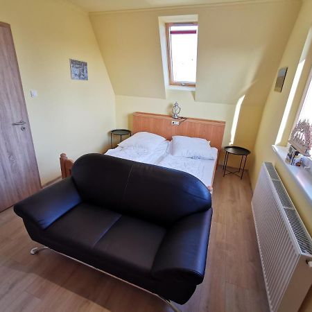 Keresz Panzio Bed and Breakfast Martely Εξωτερικό φωτογραφία